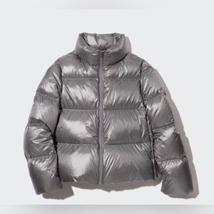 UNIQLO Cropped Ultra Light Down Puffer Jacket, size Medium